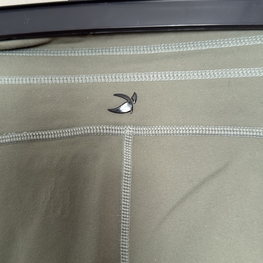 Glyder small Olive Green Leggings with Pockets - Picture 5 of 7